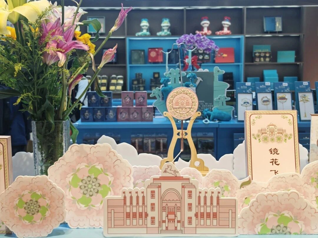 呼和浩特博物院“鏡花飛馬手持鏡”圈粉游客 文化文創成青城旅行新記憶